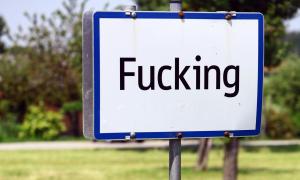 Ortschild von "Fucking"