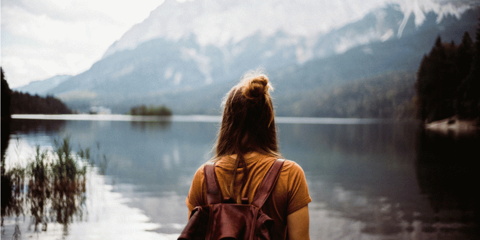 Frau vor Eibsee