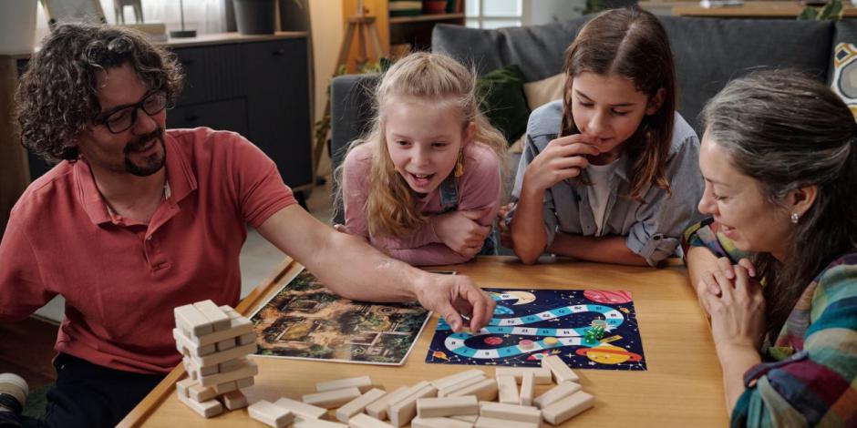 Familie beim Spielen