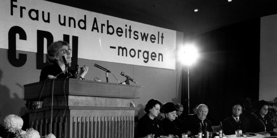  Aenne Brauksiepe (CDU) spricht vor den Parteimitgliedern 