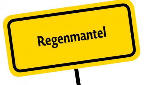 Ortsschild Regenmantel