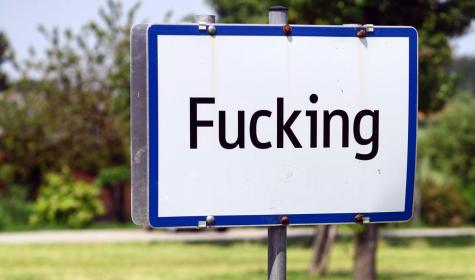 Ortschild von "Fucking"