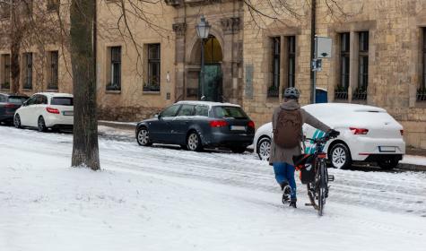 Fahrradfahrer im Winter
